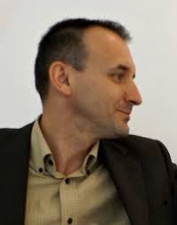 Poezia este ceea ce rămâne din viață după ce o trăiești”