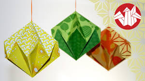 Je veux trouver des idées de décoration pour noël simple et pas cher ici pliage serviette boule de noel. Noel Senbazuru Videos Pour Apprendre L Origami