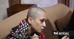 Raparam-lhe o cabelo porque recusou dançar para o marido e os amigos