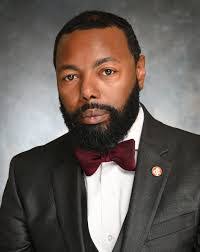 Lorenzo Hardy's Instagram, Twitter & Facebook