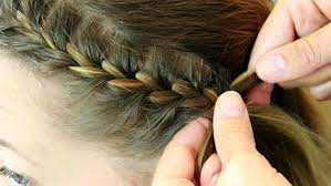 Flechtfrisuren bieten eine breite palette an möglichkeiten und variationen für nahezu jeden anleitung: Am Kopf Flechten Anleitung Jessica Labonte Blog