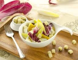 Chicoree Radicchio Salat Mit Blauschimmelkase Rezept Rezept Radicchio Salat Chicoree Salat Salat Mit Garnelen