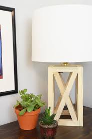 Simple And Chic Wooden Table Lamp Diy Diy Table Lamp Table Lamp Wood Wooden Table Lamps