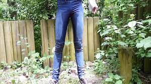 Heiss-und-Feucht - Meine Jeans eingepisst outdoor