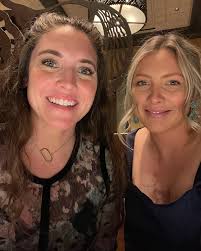 Sister Christmas Dinner with @theluxebrowstudio_ 🎄 🎅🏻 ❤️