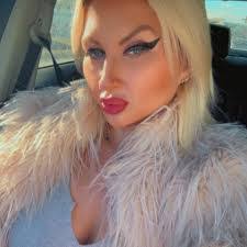 Sheila Saunders's Instagram, Twitter & Facebook