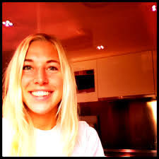 Amanda Clapp's Instagram, Twitter & Facebook