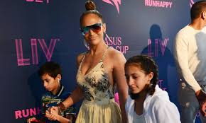 Do you want to learn more about jennifer lopez kids father? Jennifer Lopez S Twins Emme And Max Pose For Rare Photo With Their Stepsisters Hello