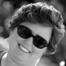 Elizabeth Ross Shelton (@ercarpenter)