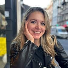 Nell Norman's Instagram, Twitter & Facebook