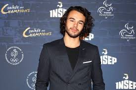 Habitant dans la jolie ville de roquemaure, dans le sud de la france, il vient sur le tard à la danse, alors que la plupart des. Anthony Colette Se Confie Sur Son Idylle Avec Iris Mittenaere Il N Y A Pas Eu De Coup De Foudre Tele 7sur7 Be