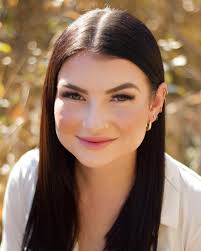 Carlene Ross's Instagram, Twitter & Facebook