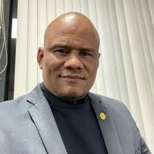 Omar Wong Wood (@owongwood)