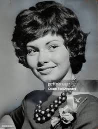 18 Carol Goss Photos & High Res Pictures