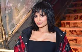 In one post the glowing life of kylie. Kylie Jenner S Tweet About Snapchat Had An Incredible Effect On Facebook S Value Glamour