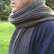Un choix unique de écharpe homme laine grosse maille disponible dans notre magasin. Grand Classique Du Tricot L Echarpe En Cotes Perlees Epaisse Et Moelleuse Est Particulierement Appreciee Des Homm Tricot Echarpe Homme Tricot Foulard Tricot