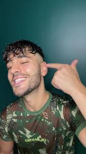 Benjamin Efraim's Instagram, Twitter & Facebook