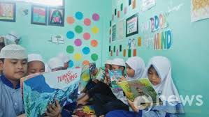 23012021 gambar kartun anak membaca buku. Tanoto Foundation Room To Read Hibahkan 17 880 Buku Bacaan Ramah Anak