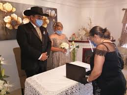 En esta ocasión les presento la historia de los anillos de boda: Boda Civil En Tiempos De Coronavirus En Coahuila