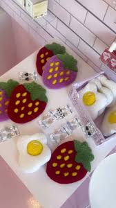 hi hi friends!! , from now till December 8th, you can check out my show  “Sweet Feelings”