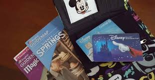 Cardmember photo opportunities at private locations at disney parks. Disney Visa Perks Disney Rewards Redemption Card
