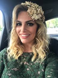 Heute mal mit Hütchen...wie gefalle ich Euch? 🐎