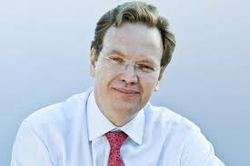 Ter dinheiro não é problema”, diz William Douglas sobre sucesso na visão  bíblica