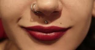 Pin Von Tarinee Kongsirituwong Auf Tattoos And Piercings Zungenpiercings Gesichtspiercings Piercing Ideen