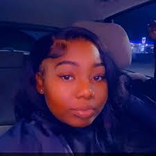 Mary Herbin's Instagram, Twitter & Facebook