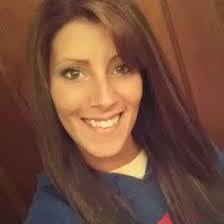 Elizabeth Fandel's Instagram, Twitter & Facebook