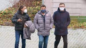 Diese statistik listet alle mitarbeiter, gegliedert nach ihrer funktion, von dem verein 1.fsv mainz 05 auf, die aktuell für den verein arbeiten. Neue Transparenzdiskussion Bei Mainz 05 Vor Mitgliederversammlung Kicker
