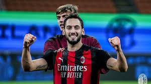 Inter are in advanced talks with hakan calhanoglu's entourage over joining them on a free transfer, according to reports. Keuntungan Ac Milan Jual Hakan Calhanoglu Ke Mu Bisa Dapat Pemain Real Madrid Juventus Sekaligus Tribun Kaltim