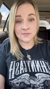 Lora Easley's Instagram, Twitter & Facebook