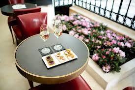 Plus de restaurants à paris. Restaurant Bar De L Entracte Bild Von Bar De L Entracte Paris Tripadvisor