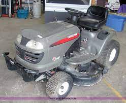 The craftsman lt2000 is a riding mower that had been sold by sears for a number of years. Craftsman Lt2000 Riding Lawn Mower In Derby Ks Item 4217 Sold Purple Wave