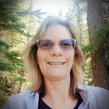 Lisa Bessler's Instagram, Twitter & Facebook