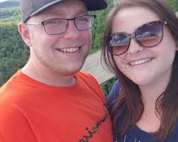 Melissa Hullenbaugh Hullenbaugh and Jared Gallagher Gallagher's Wedding  Website