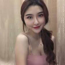 Follow @instasweetie_malaysia & show some ❤️ to the most Sweetie Malaysian  Girl ⠀ 🌺 Follow her: @lwl_1127 🌃 Location: Malaysia ⠀ ❤️Turn On Post  Notification❤️ ⠀ For anyone who is interested to