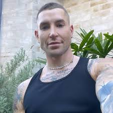 Max Lambert (@whosmax) • Threads, Say more