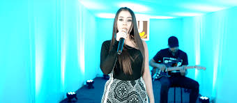 Frumoasa artistă ar fi însărcinată pentru prima dată, devenind mămică la doar 22 de ani. Nicole Cherry Memories 2019 TrÄƒieÈ™te Muzica