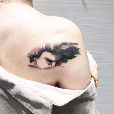 Riesce a suscitare un notevole impatto nei confronti di chi lo osserva. Pin By David Sandstrom On Tattoo Tattoos Autumn Tattoo Fallen Angel