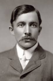 Sam Winn's Instagram, Twitter & Facebook