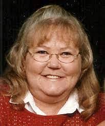 Maxine Looper's Instagram, Twitter & Facebook