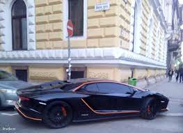 Jadi buat yang terobsesi memiliki mobil lamborghini, maka sangat penting untuk. Index Mindekozben A Fekete Lamborghini Az Uj Fekete Bentley