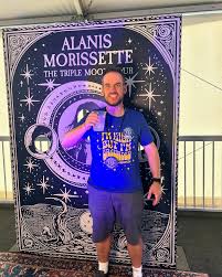 Back in the lounge again for Night 2 of the #alanismorissette  #triplemoontour at @budweiserstage in #toronto. Another double gin and  tonic. Why change when it's working so well? #triplemoontour  #triplemoontour2024