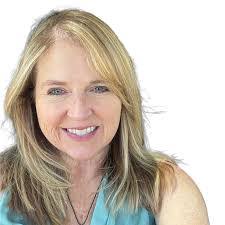 Tracey Gore's Instagram, Twitter & Facebook