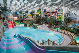 Piscine à vague au summerland de tokyo. Piscine A Vague Interieure Notre Parc Aquatique Valcartier