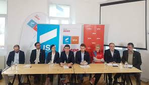 Astazi facem un pas in plus pentru a scapa romania de. AlianÈa 2020 Usr Plus Èi A Lansat Oficial Campania Pentru Europarlamentare Doi CandidaÈi Pentru BraÈov Pe Lista OficialÄ