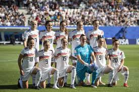 Neste 8 de março, dia internacional da mulher, a adidas apresentou oficialmente as novas camisas da seleção feminina da alemanha 2019, que serão… Copa Do Mundo Feminina Alemanha Esta Escalada Para Enfrentar A Suecia Veja