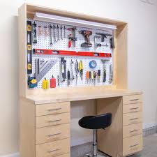Bauen Sie Eine Werkbank Fur Ihre Werkstatt Fur Ihre Diy Projekte Diese Diy Werkbank Ist Ein Grossartig In 2020 Workbench With Storage Garage Work Bench Garage Workshop